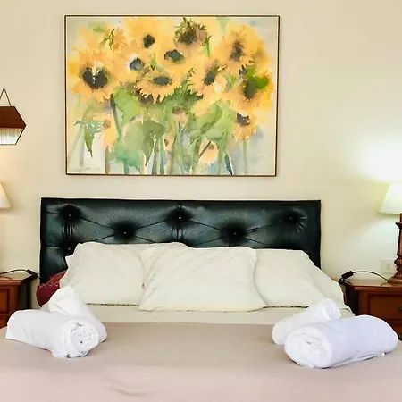 Playa Y Piscina En Nigrán