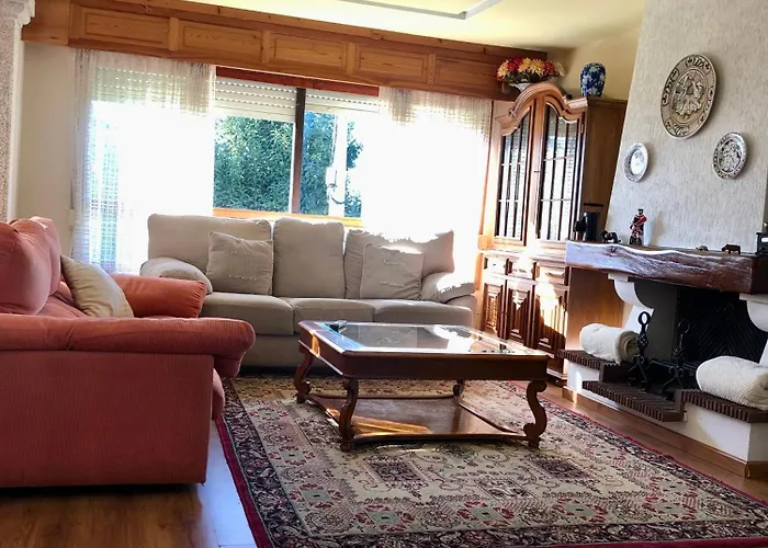 Playa Y Piscina En Nigrán