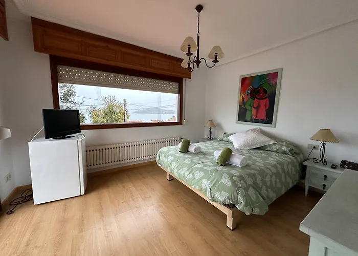 Playa Y Piscina En * Nigrán